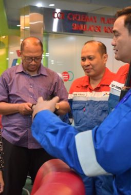 Direktur SDM Pertamina Patra Niaga Apresiasi OTS Kilang Balongan, Sarana Latihan Untuk Tingkatkan Kompetensi Operator