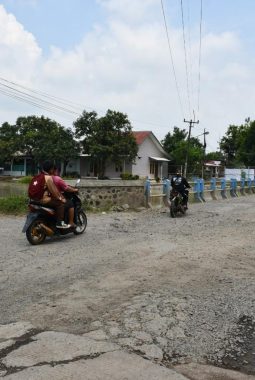 Program Bantuan Lanjutan Betonisasi Jalan, PPN Kilang Balongan Berikan Kenyamanan dan Keselamatan Berkendara
